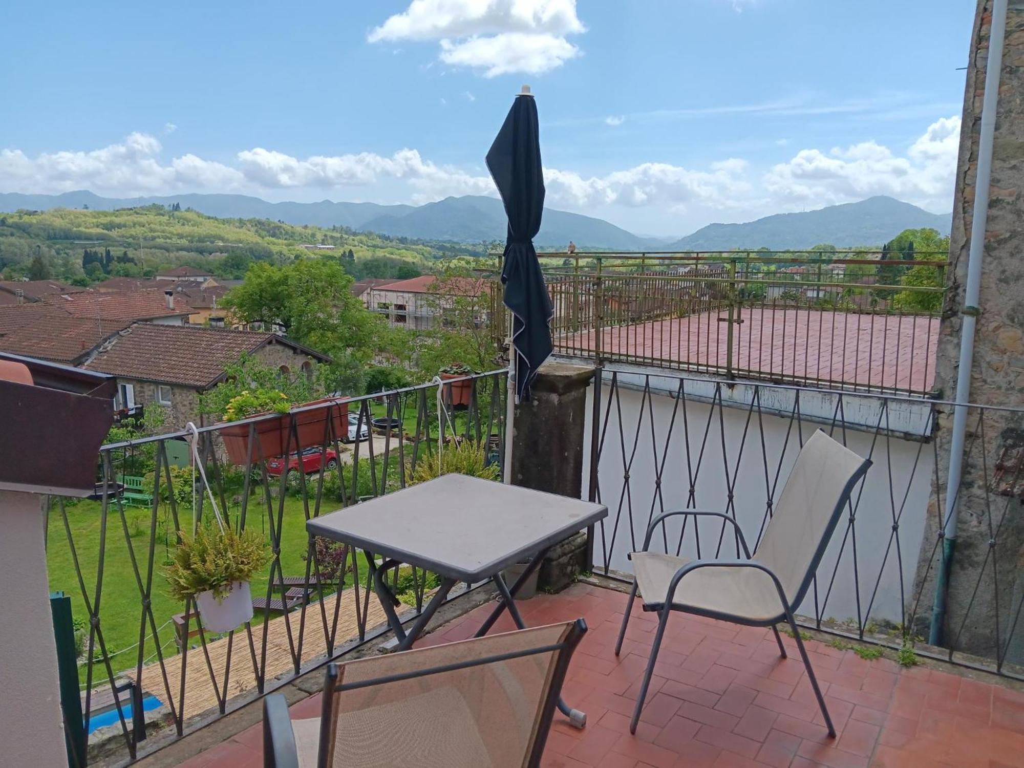 Monti Guesthouse Monti di Licciana Nardi Rum bild